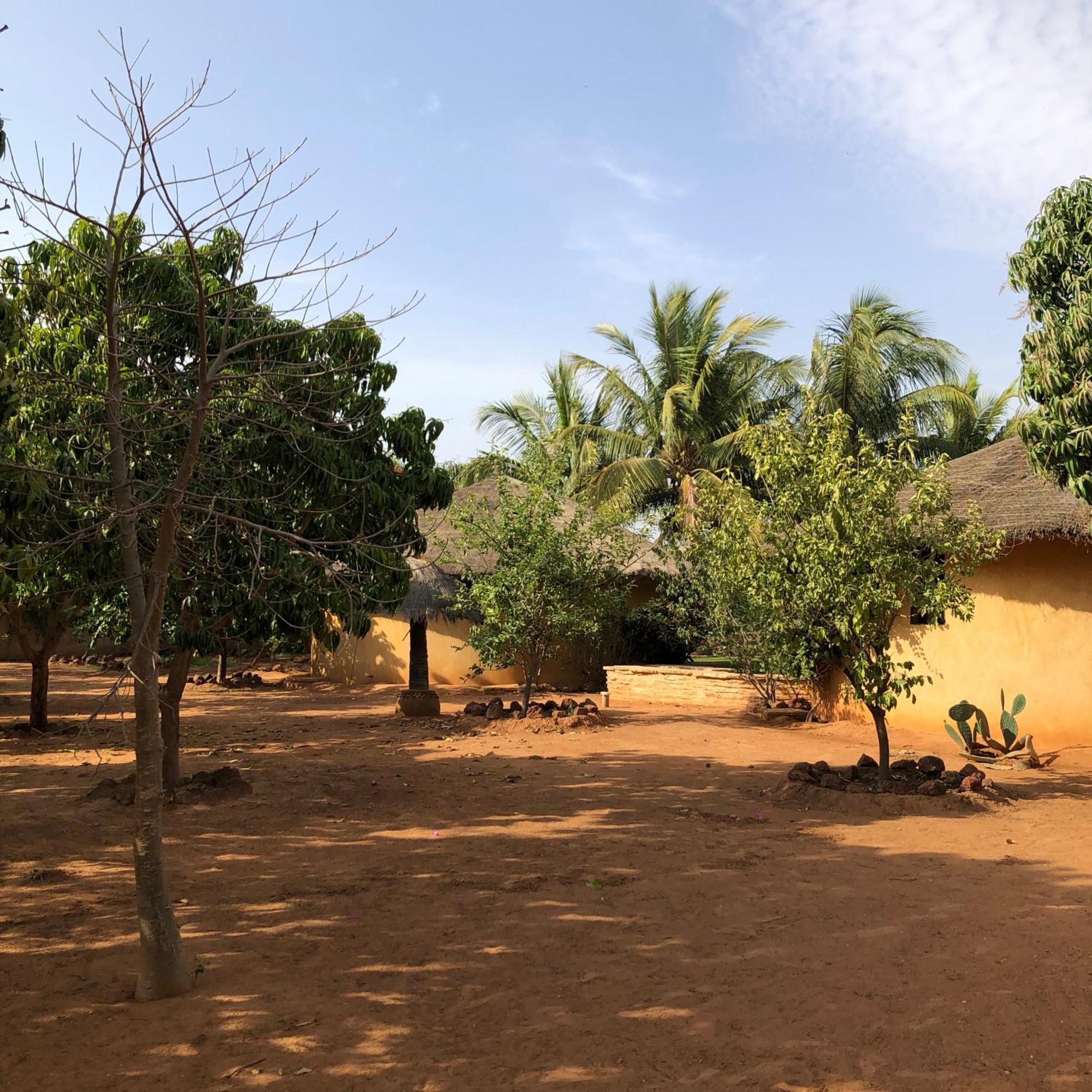 Toubana Lodge Ngaparou Exterior photo